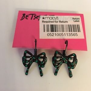 Betsey Johnson bow earrings